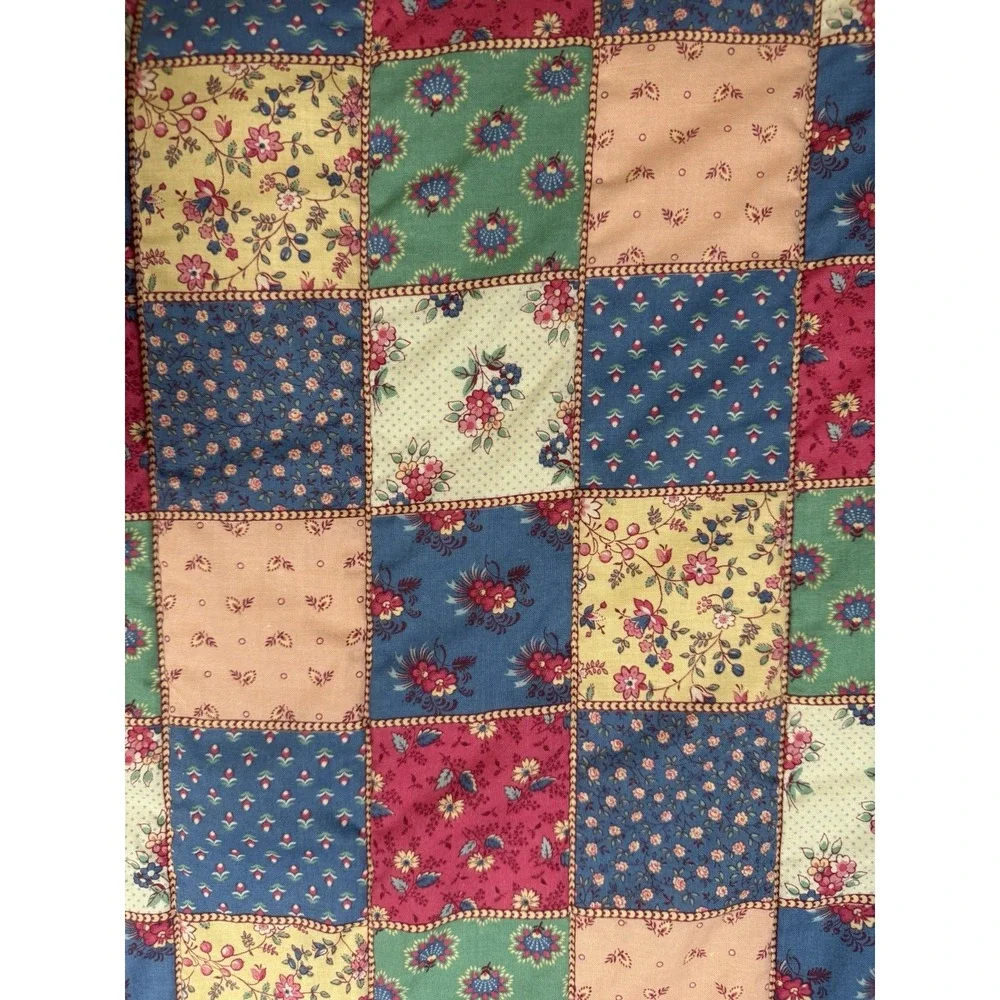 Handmade Patchwork Wall Lap Quilt Scalloped Prairie-Point Edge Cottage Granny